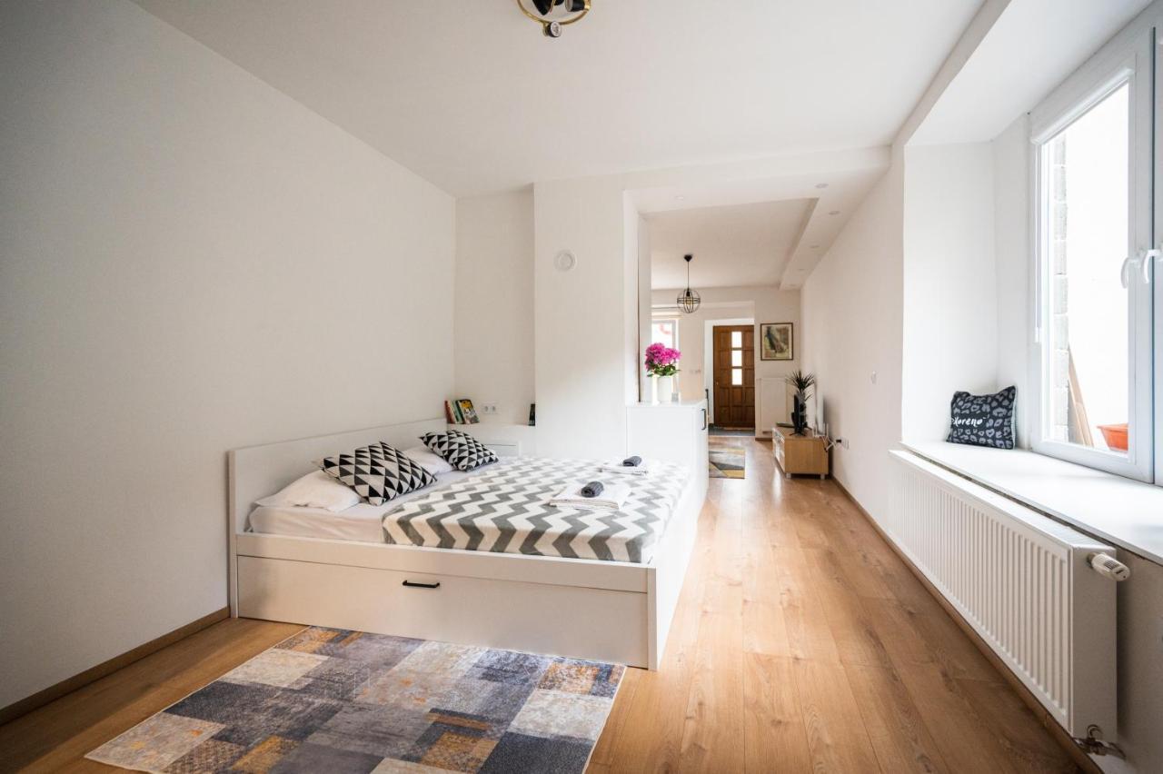 Modern Studio Apartment In The Old Town Sarajevo Exterior photo